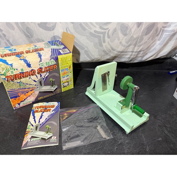 Benriner Turning Slicer, Japanese Vegetable Turner Slicer, Made in Japan - Picture 7 of 11